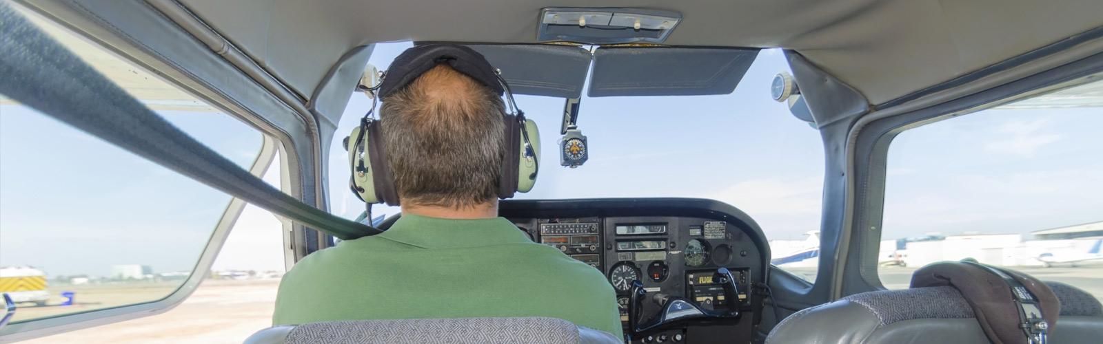 Student Pilot Handbook, guidebooks for learning to fly, passing flight reviews and more
